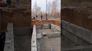 фундамент из фбс блоков, этапы работы от котлована до гидроизоляции.