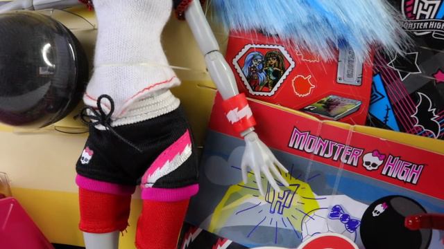 Physical Deaducation Ghoulia Yelps Classroom Release Monster High смотреть онлайн