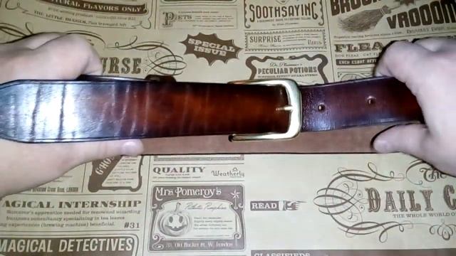 Ремень из натуральной кожи с латунной прягой и винтами. смотреть онлайн
