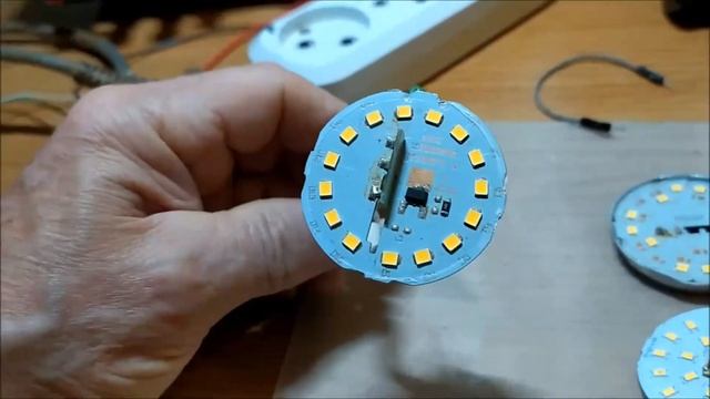 Дежурное освещение из старых LED ламп смотреть онлайн