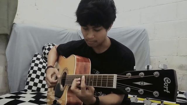 QUEEN - Don't Stop Me Now (Fingerstyle) смотреть онлайн