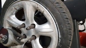 Балансировка колёс Peugeot на адаптере Haweka.