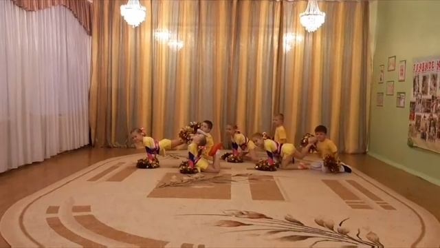 ДЕТСКИЙ САД 18 НЕБОЛЯШКИ Чирлидинг группа смешанная команда НЕБОЛЯШКИ смотреть онлайн
