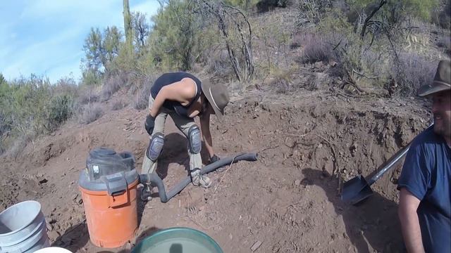 DETECTING A GOLD NUGGET POCKET with the Minelab Gold Monster смотреть онлайн