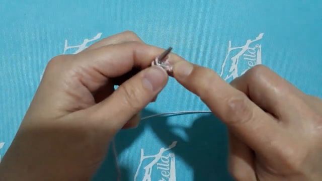 резинка двусторонняя скрещенными петлями?⬇️ смотреть онлайн