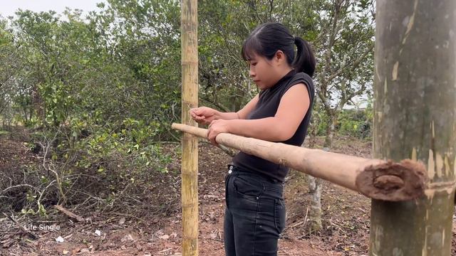 19year Old Singlemother Chased By Bad Guys Built A House In The Middle Of The Forest-Homeless Mothe