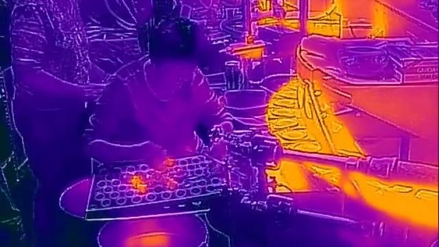 FLIR ONE: Fortune Cookie Factory смотреть онлайн