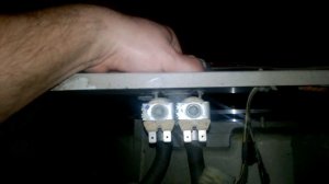 Самопроизвольный набор воды в СТИРАЛКУ когда она выключена (LG).