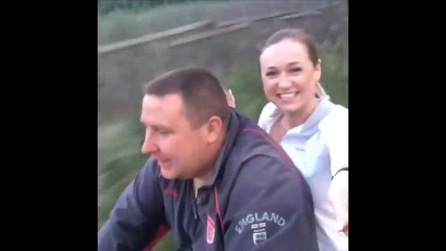 Поставила мопед в дыбы смотреть онлайн