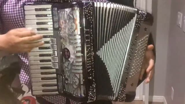 18 Libras- Acordeon tecla смотреть онлайн