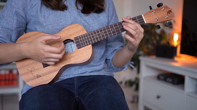 Fingerstyle Ukulele Tutorial - Can't help falling in love (by Elvis Presley) смотреть онлайн