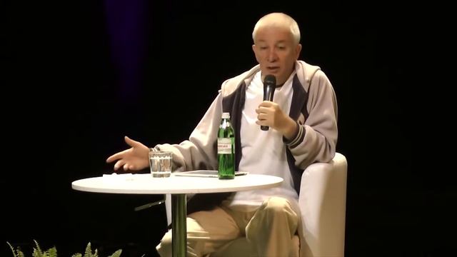 Что делать, если приходится много работать и на другие сферы не хватает времени? - Александр Хакимо смотреть онлайн