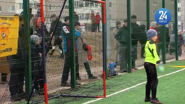 В Сургуте прошел чемпионат по футболу памяти Фармана Салманова смотреть онлайн