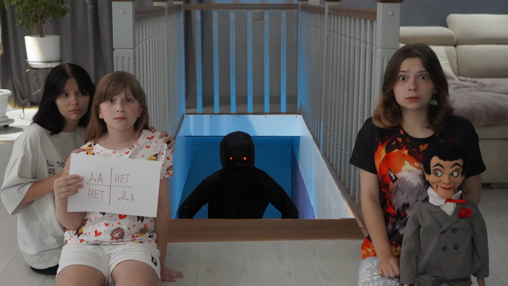 ПРЯЧЬСЯ ОТ ЧАРЛИ ЧАРЛИ! смотреть онлайн