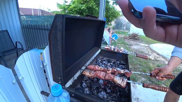 Дети пошли в школу бокса Вкуснейший шашлык из сазана смотреть онлайн
