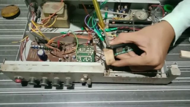 Convert cassette player into new audio amplifier. With USB, AUX, BLUTOOTH,& FM смотреть онлайн