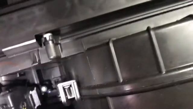 Где моторч. заслонок печки Ford Fusion 2013 - 2018 США Стоят с права под бардачком Как снять? смотреть онлайн