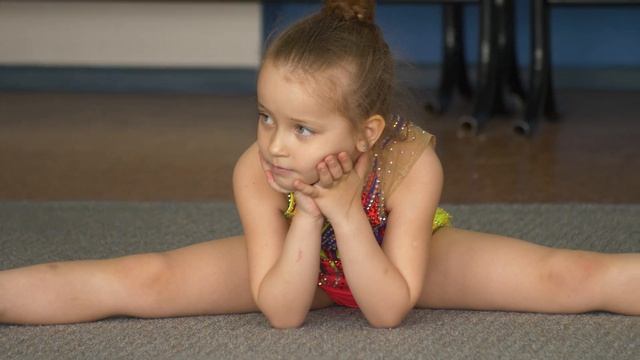 Happy Gymnastics. Майский интенсив 2021 Открытый урок Художественная гимнастика. Работа с предметом смотреть онлайн