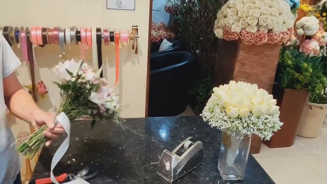 Wedding flower bouquet tutorial | How to make Wedding flowers bouquet with Orchid. | Flower Roses смотреть онлайн