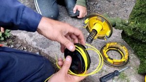 Сброс лески . доработка катушки / mototrimmer coil repair