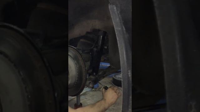 Мерседес GL 350 X 164 замена заднего амортизатора