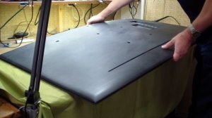 Как разобрать TV Samsung UE49K5500 ? Крышка без винтов.