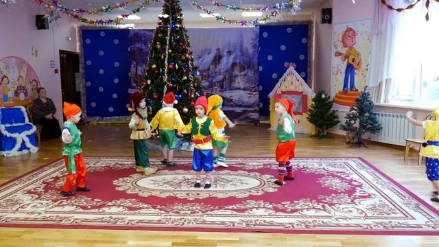 Танец Гномиков.Средняя группа. Муз. рук.Е.Рабская смотреть онлайн