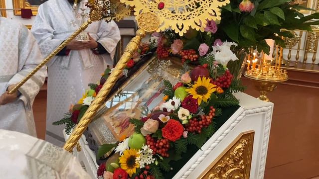 "Величаем Тя, Живодаче Христе.." смотреть онлайн