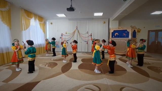 ТАНЕЦ С ЛОЖКАМИ смотреть онлайн