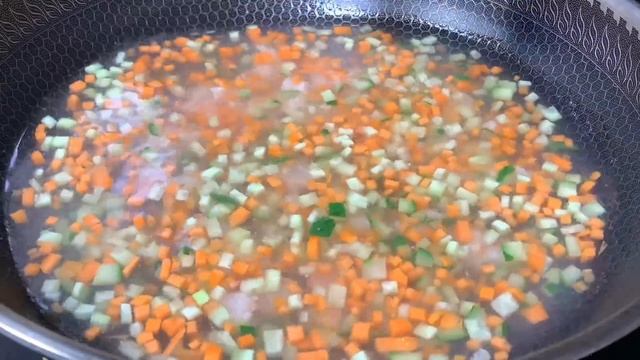 蛋炒飯還是家常的做法好吃，配料簡單，這幾步驟很重要，建議收藏【阿朝哥美食 】#蛋炒飯 #蛋炒飯做法 смотреть онлайн