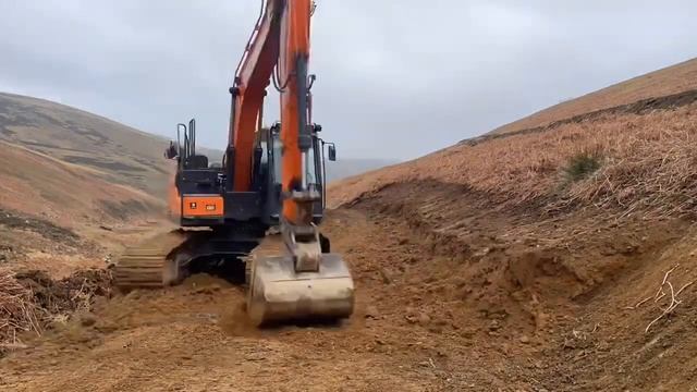 Doosan DX160 High Track – Digging access tracks смотреть онлайн