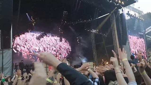 Hella Mega Tour - Green day - Boulevard of broken dream - Live at John Smith stadium (25/6/22) смотреть онлайн