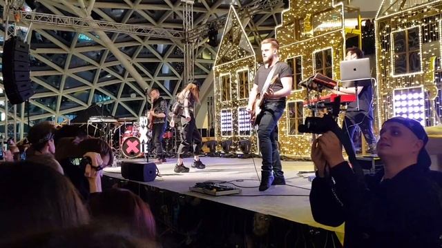 ROXIE - GRA - Mikołajkowy Koncert - Złote Tarasy 6.12.2019 #2 смотреть онлайн