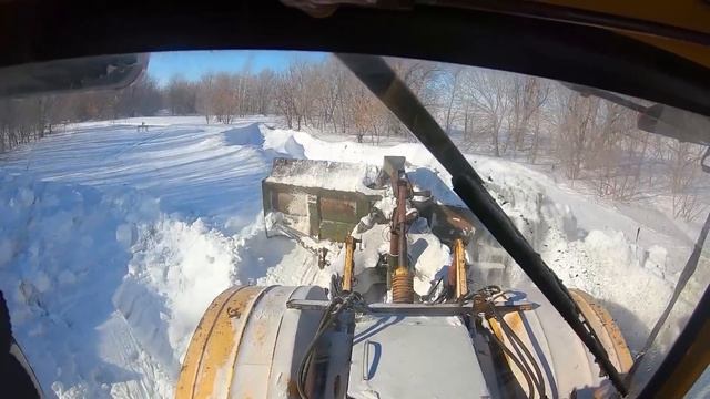 Трактор Кировец. Бью заметённую дорогу. Часть2. смотреть онлайн