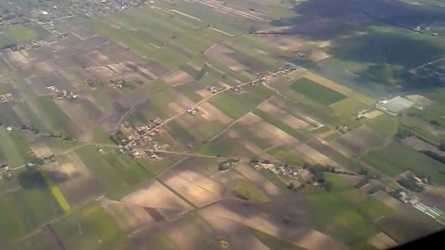 Landing in Warsaw Airport [High Definition] WarsawAirports.com смотреть онлайн