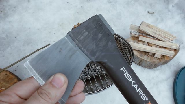 Не очень хороший отзыв о топоре Fiskars X5. смотреть онлайн