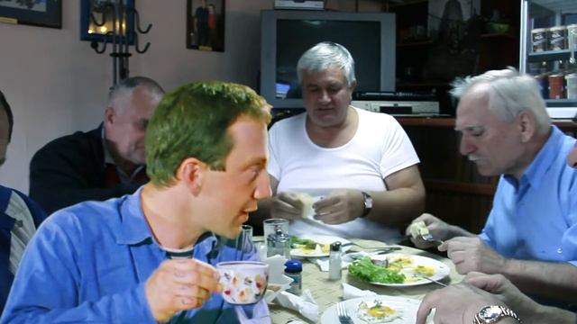 ...тоже ученый. У него три класса образования смотреть онлайн