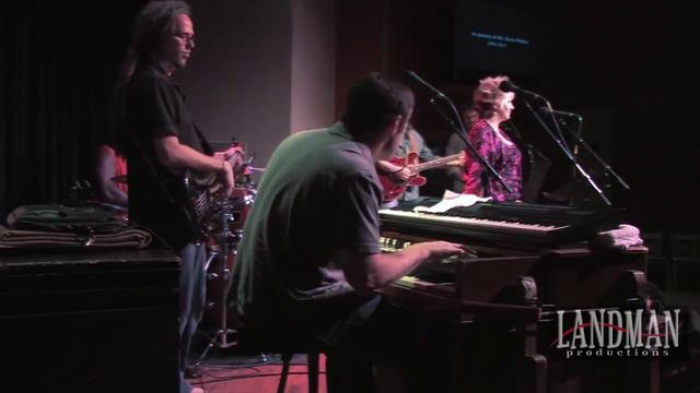 Chuck Land Band with Dixie Karas performing "I Shall Be Released" смотреть онлайн