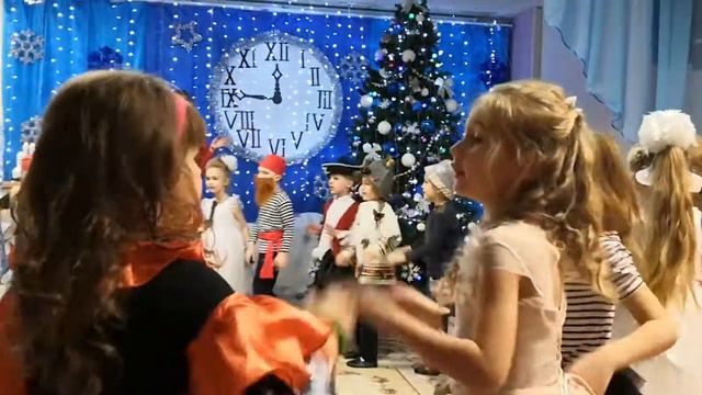 2019.12.28_ НГ утренник 3. МДОУ Ромашка 9 группа смотреть онлайн