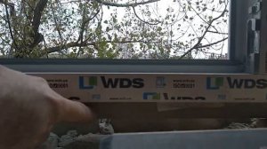 Установка окна ПВХ. №6 Крепим и запениваем раму