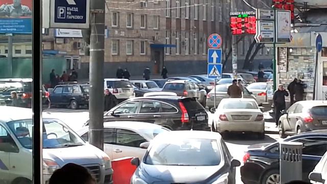 Кавказцы возле ТРЦ 