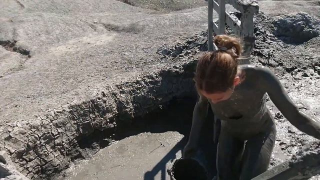 Amazing Mud Volcano Sliding смотреть онлайн
