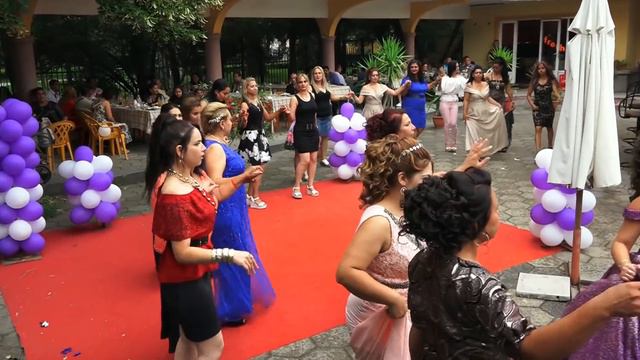 KERi  ILE   VELKO  DUGUN   TORENi   1   BOLUM