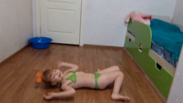 Закаливание. Обтирание горячей водой ( 75-80 гр) смотреть онлайн