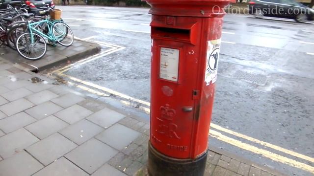 94. Английский почтовый ящик в Оксфорде, Великобритания. English red mailbox in Oxford смотреть онлайн