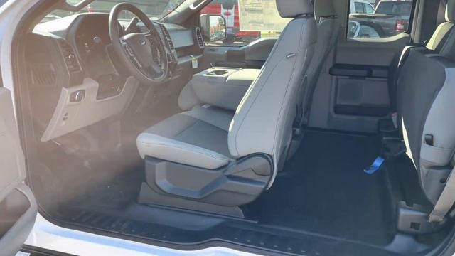 2020 Ford F-150 Supercab XL 4x4 with 8 Foot Bed #20305 смотреть онлайн