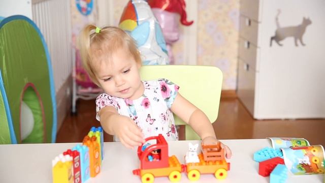 Открываем набор лего мой первый грузовик, LEGO my first track смотреть онлайн