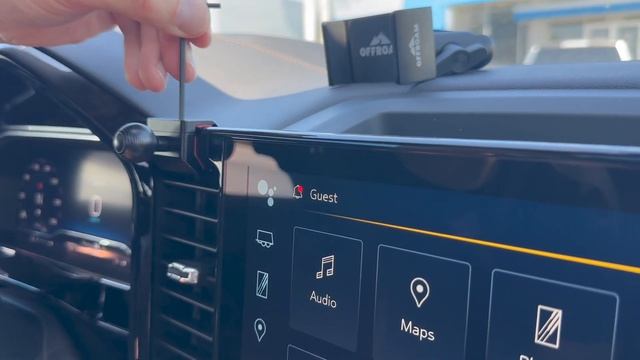 Chevy Silverado 1500 2019-2023 & 2500HD/3500HD 2020-2024 Offroam Phone Mount Install - 13.4" Screen смотреть онлайн