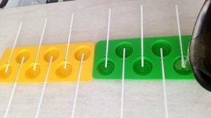 Прозрачные леденцы с вафельными картинками в домашних условиях. Без изомальта