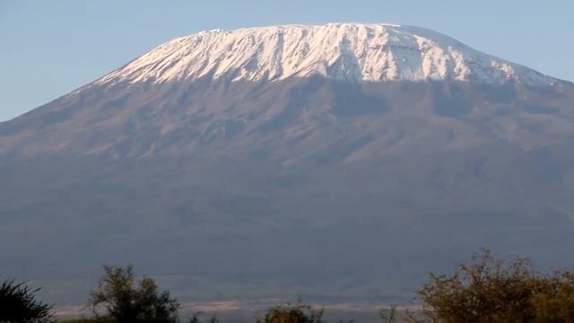 View of Mount Kilimanjaro from Tawi Lodge in Kenya смотреть онлайн
